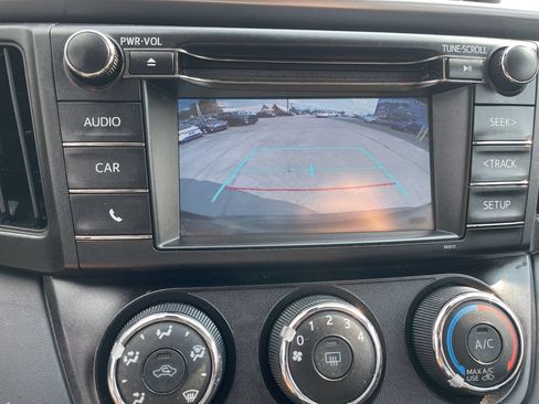 Used 2018 Toyota RAV4 LE w/ All Weather Liner Package AWD/4WD image 20