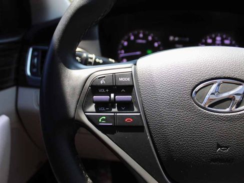 Used 2016 Hyundai Sonata Limited w/ Option Group 04 FWD image 19