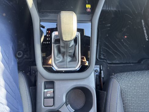 Used 2025 Subaru Forester Premium image 27