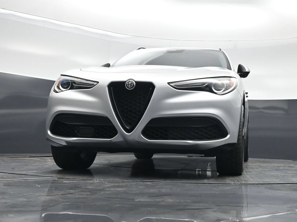 Used 2020 Alfa Romeo Stelvio w/ Nero Edizione RWD image 42