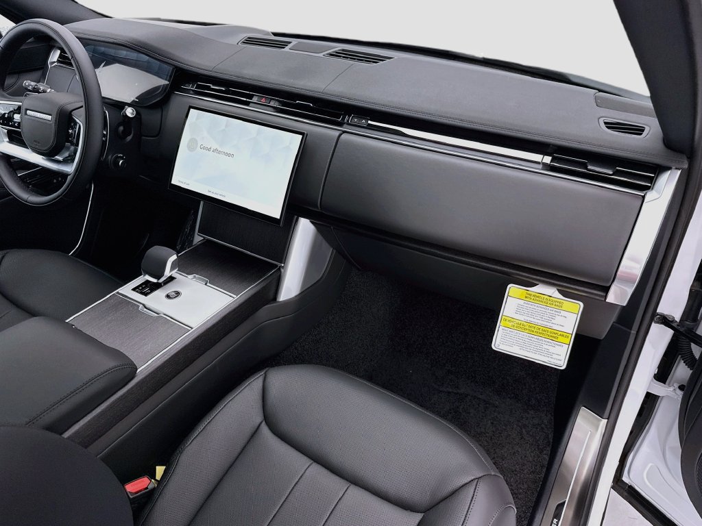 New 2026 Land Rover Range Rover Long Wheelbase SE AWD/4WD image 16