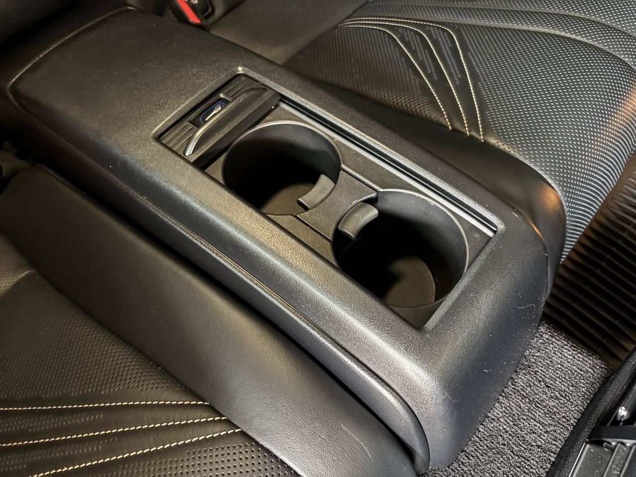 Used 2015 Lexus RC F w/ Performance Package RWD image 30