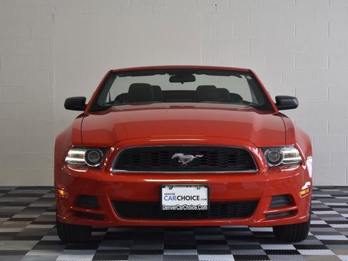 Used 2013 Ford Mustang Convertible image 2