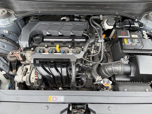 Used 2021 Hyundai Venue SE FWD image 12