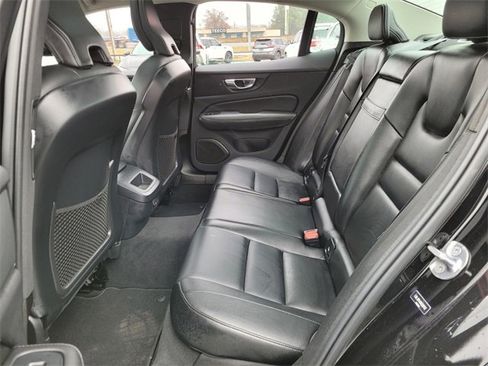 Used 2024 Volvo S60 B5 Core image 12