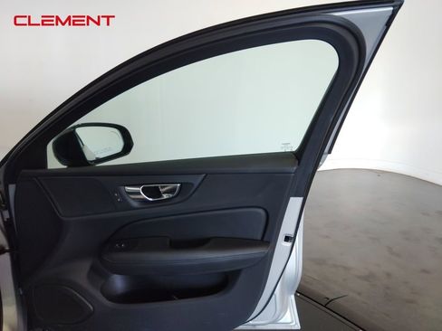 Used 2025 Volvo S60 B5 Core image 34