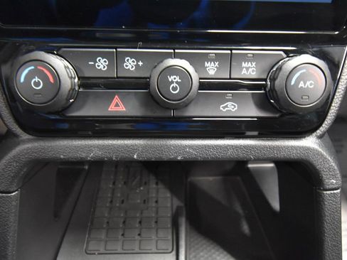 Used 2024 Ford Ranger XLT w/ Technology Package image 16