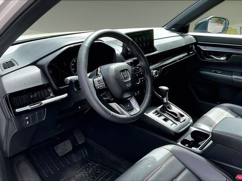 Used 2024 Honda CR-V Sport Touring image 12