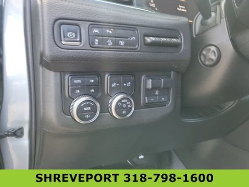 Used 2022 GMC Yukon Denali w/ Denali Ultimate Package AWD/4WD image 18