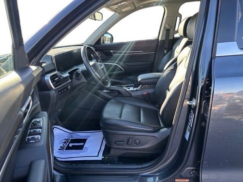 Certified 2024 Kia Telluride S w/ S Sunroof Package image 10