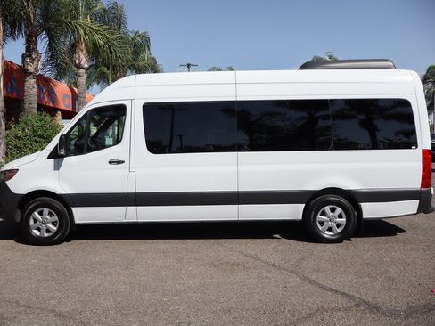 Used 2019 Mercedes-Benz Sprinter 2500 image 5