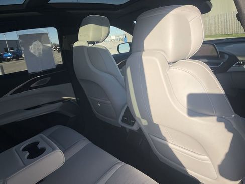 Certified 2024 Cadillac Lyriq Luxury image 31