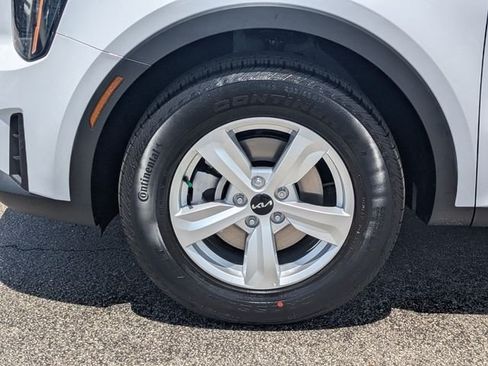 New 2026 Kia Sorento LX FWD image 11
