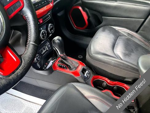 Used 2017 Jeep Renegade Trailhawk w/ Premium Trailhawk Package AWD/4WD image 13