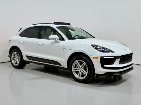 Used 2022 Porsche Macan AWD/4WD image 10