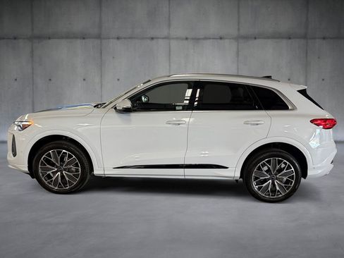 Used 2025 Audi Q5 Premium Plus w/ Premium Plus AWD/4WD image 2