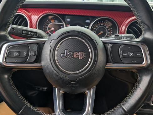 Used 2021 Jeep Wrangler Unlimited Sahara AWD/4WD image 15