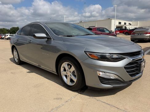 Used 2024 Chevrolet Malibu LS FWD image 2