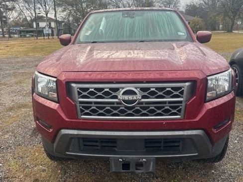 Used 2022 Nissan Frontier SV w/ Technology Package image 2
