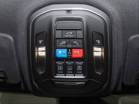 Used 2025 Jeep Grand Cherokee Limited w/ Trailer Tow Package image 16