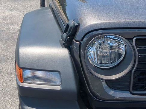 Used 2024 Jeep Wrangler Unlimited Sport AWD/4WD image 10