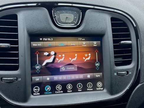 Used 2018 Chrysler 300 S RWD image 12