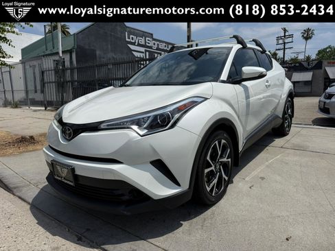 Used 2018 Toyota C-HR XLE FWD image 3