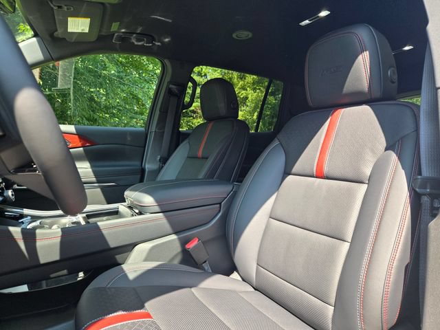 New 2026 Chevrolet Traverse RS w/ LPO, Floor Liner Package FWD image 16