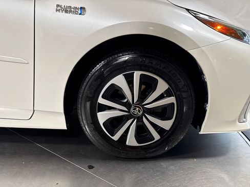 Used 2017 Toyota Prius Prime Premium w/ Carpet Mat Package FWD image 14