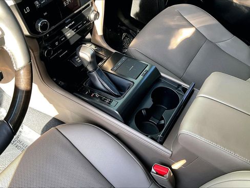 Used 2023 Lexus GX 460 Premium w/ Premium Package AWD/4WD image 17