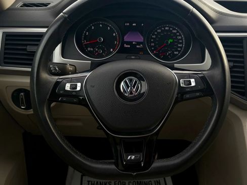 Used 2019 Volkswagen Atlas SE w/ Panoramic Sunroof Package image 43