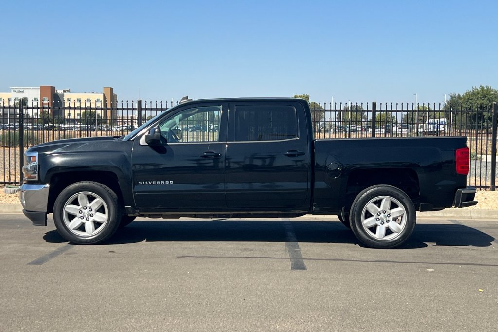 Used 2018 Chevrolet Silverado 1500 LT w/ All Star Edition RWD image 9