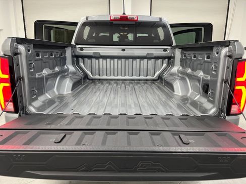 Used 2026 Chevrolet Colorado Z71 AWD/4WD image 28