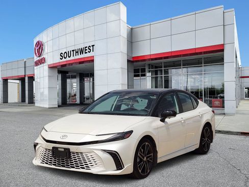 Used 2025 Toyota Camry XSE w/ Premium Plus Package FWD image 2