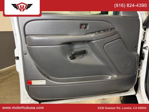 Used 2007 Chevrolet Silverado 2500 LT w/ Heavy-Duty Power Package image 32