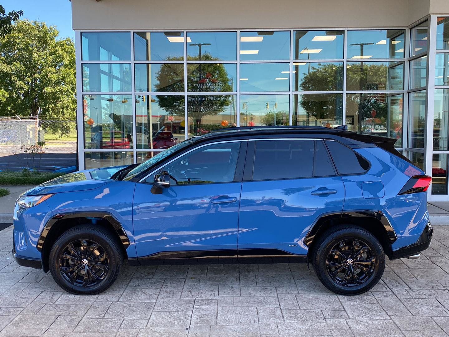 Used 2022 Toyota RAV4 XSE w/ XSE Grade Weather Package AWD/4WD image 4
