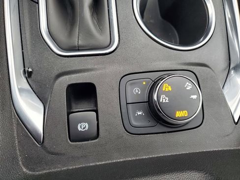 Used 2022 Chevrolet Traverse LT w/ LPO, Floor Liner Package image 26