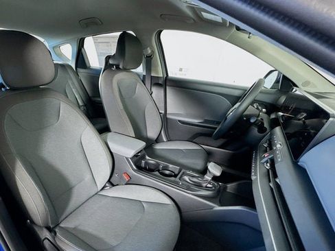 New 2025 Kia K4 LXS image 27