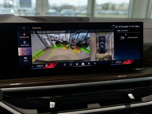 Used 2024 BMW X5 xDrive40i w/ Premium Package image 32