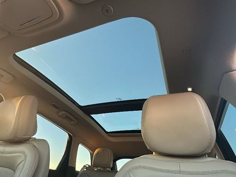 Used 2020 Lincoln Corsair Reserve w/ Equipment Group 201A image 5