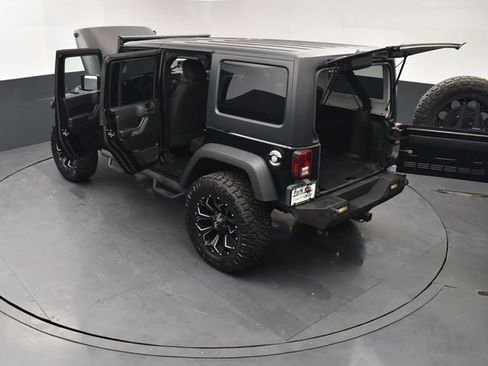 Used 2018 Jeep Wrangler Unlimited Sport S image 28