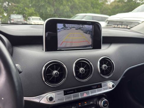 Used 2019 Kia Stinger RWD image 12