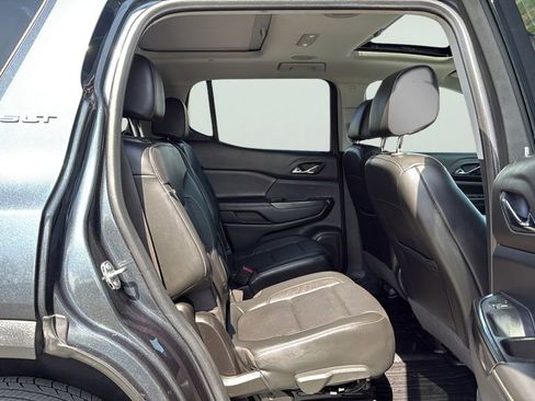 Used 2020 GMC Acadia SLT w/ LPO, Floor Liner Package FWD image 12