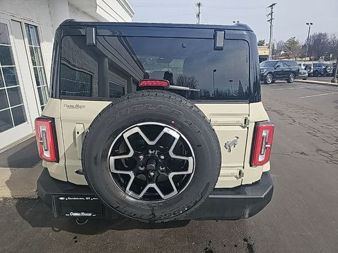 Used 2025 Ford Bronco Outer Banks image 5