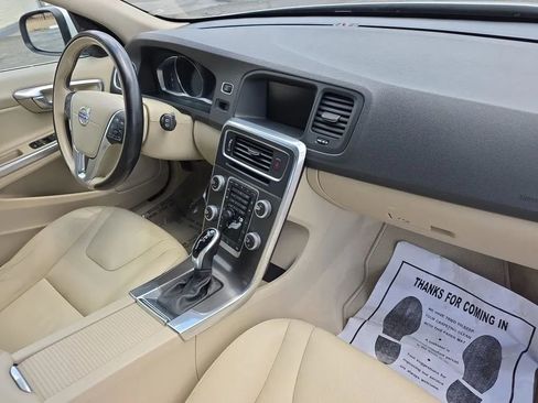 Used 2015 Volvo V60 T5 Premier w/ Convenience Package image 13