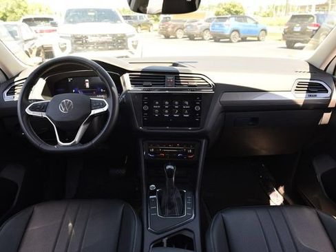 Certified 2023 Volkswagen Tiguan SE FWD image 7