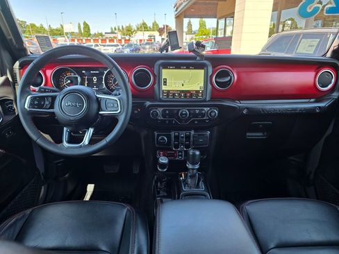 Used 2023 Jeep Wrangler Unlimited Rubicon AWD/4WD image 5