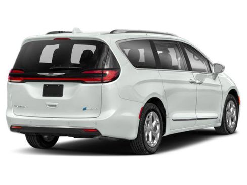 Certified 2022 Chrysler Pacifica Limited FWD image 3