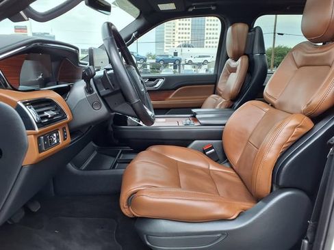 Used 2022 Lincoln Navigator L Reserve AWD/4WD image 4