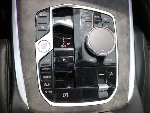 Used 2024 BMW X7 xDrive40i w/ M Sport Package image 15